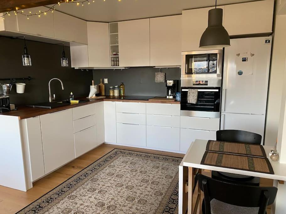 Cosy Flat Near Cable Car And The Arctic Cathedral Appartement Tromsø Buitenkant foto