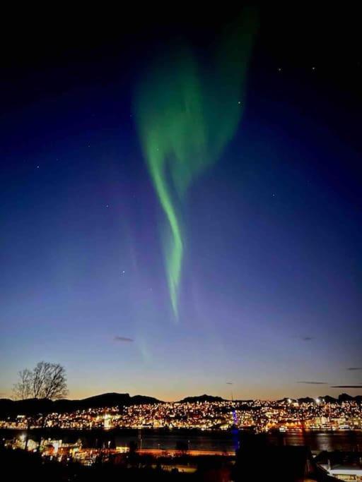 Cosy Flat Near Cable Car And The Arctic Cathedral Appartement Tromsø Buitenkant foto